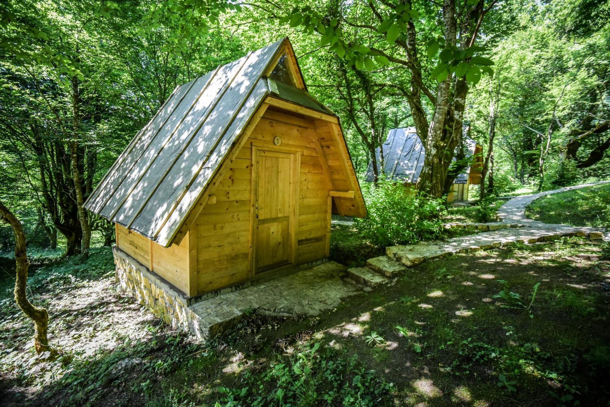 Отель Camp Divlja Rijeka Hum Экстерьер фото