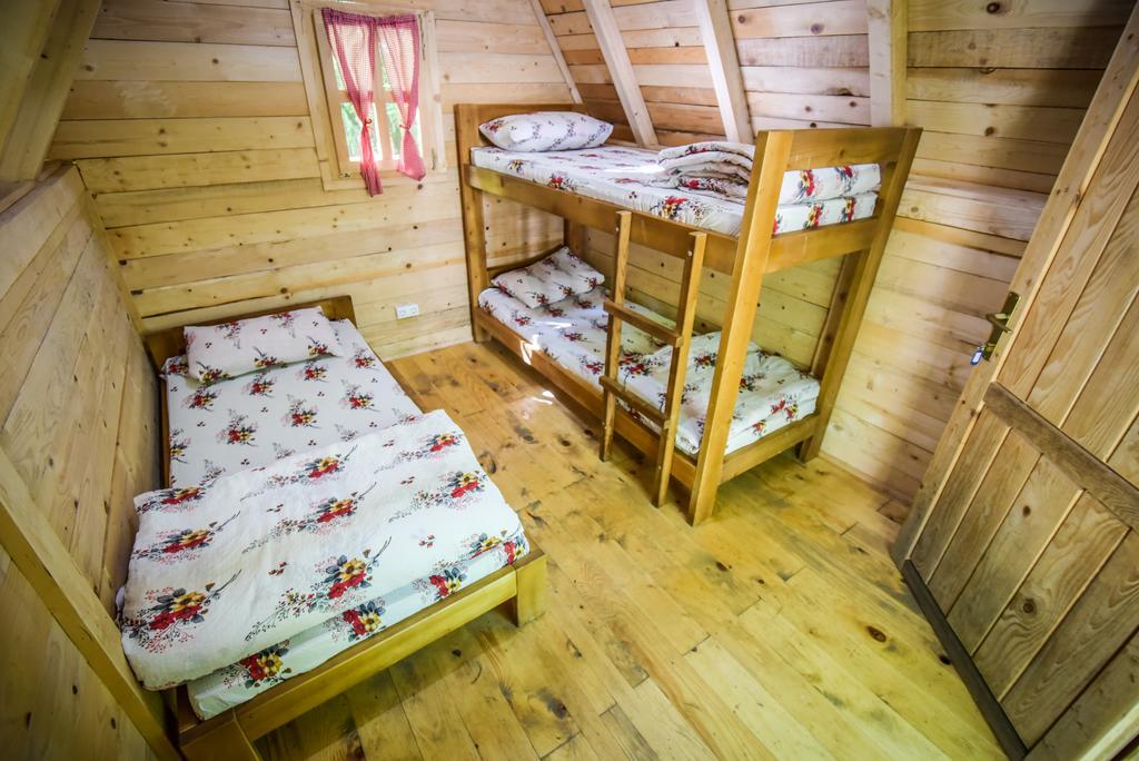 Отель Camp Divlja Rijeka Hum Экстерьер фото