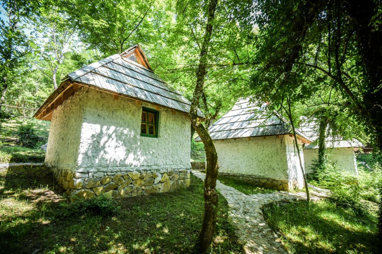 Отель Camp Divlja Rijeka Hum Экстерьер фото
