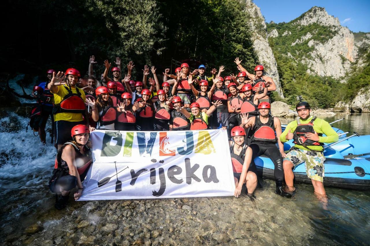 Отель Camp Divlja Rijeka Hum Экстерьер фото