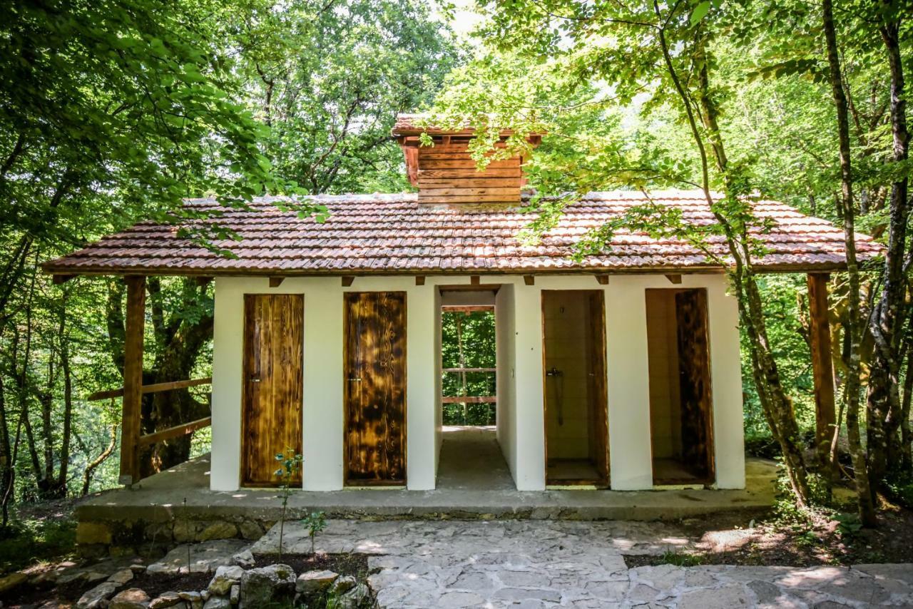 Отель Camp Divlja Rijeka Hum Экстерьер фото